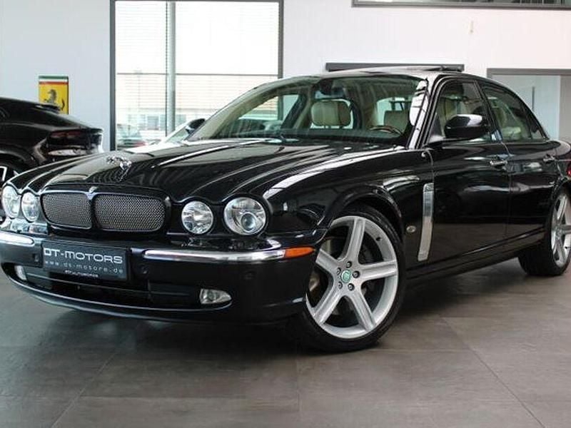 Schwarz Gebraucht 2007 Jaguar XJR Supercharged Limousine | 37.900 € - Bild 1/4