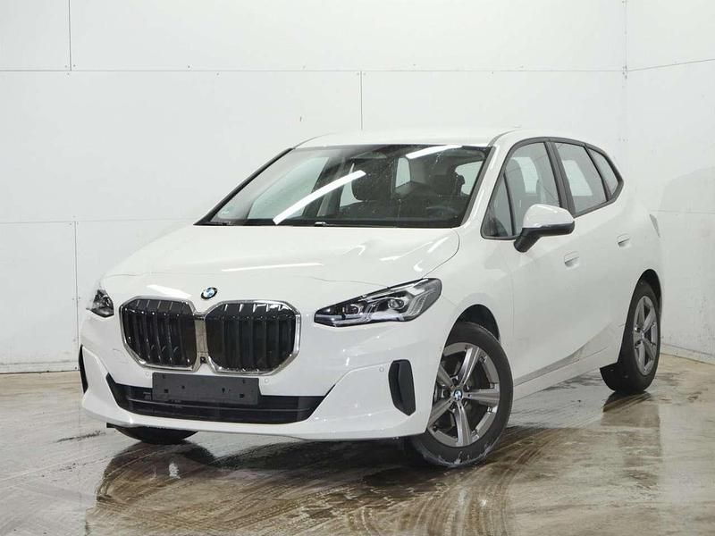 Alpinweiss 3 Gebraucht 2024 BMW 218 Van / Kleinbus | 28.390 € (Guter Preis) - Bild 1/4