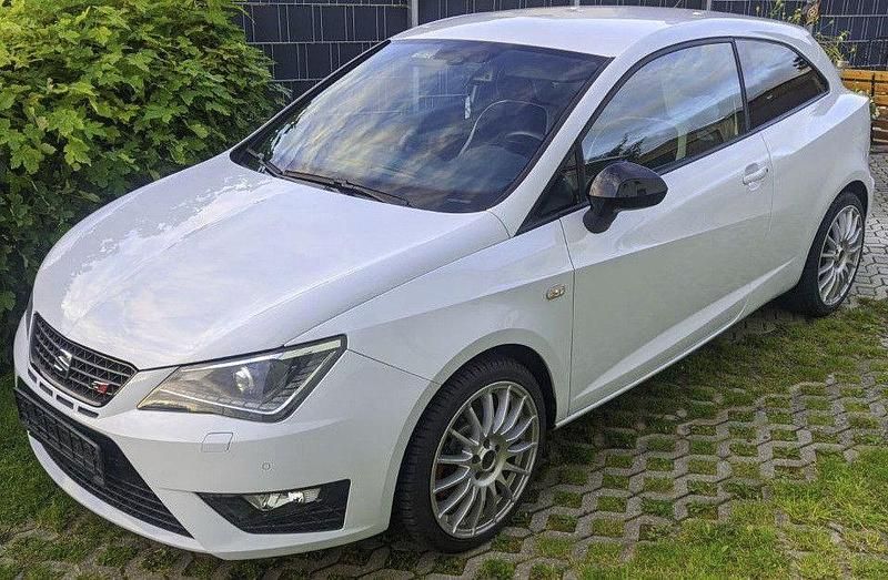 Weiß Gebraucht 2014 Cupra Ibiza Limousine | 12.798 € (Etwas zu teuer) - Bild 1/4
