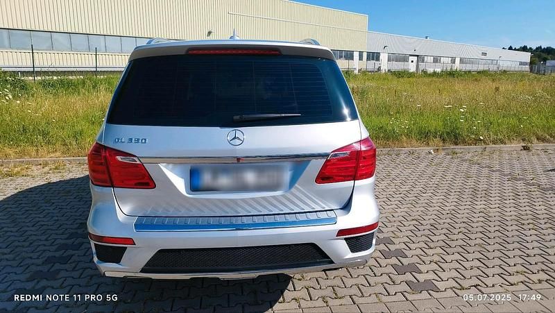 Grau Gebraucht 2015 Mercedes GL350 SUV | 24.500 € (Fairer Preis) - Bild 1/4