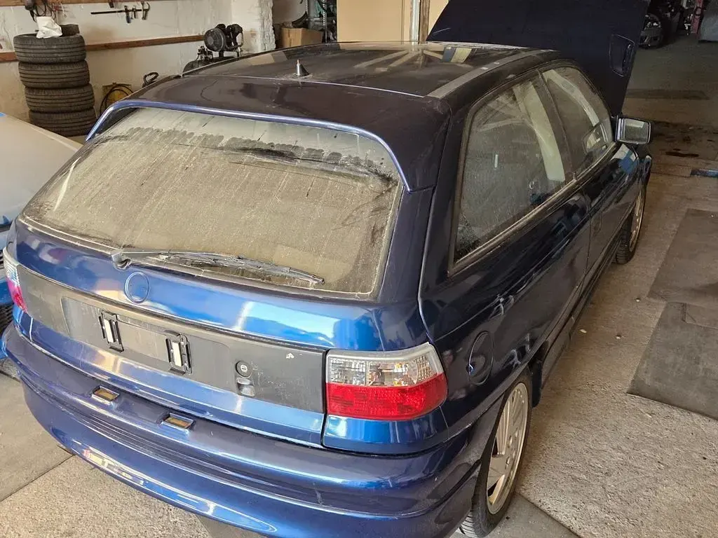 Gebraucht Opel Astra 150 PS (110 kW) 1992 Blau Limousine