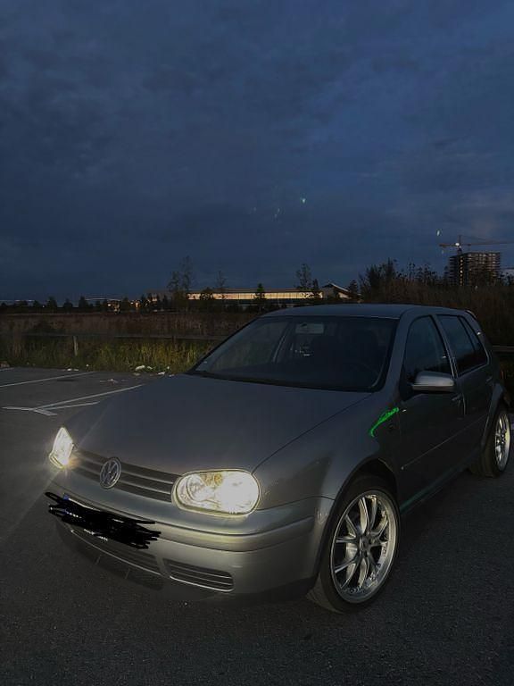 Grau Gebraucht 2003 VW Golf IV Comfortline Limousine | 1.000 € (Guter Preis) - Bild 1/4