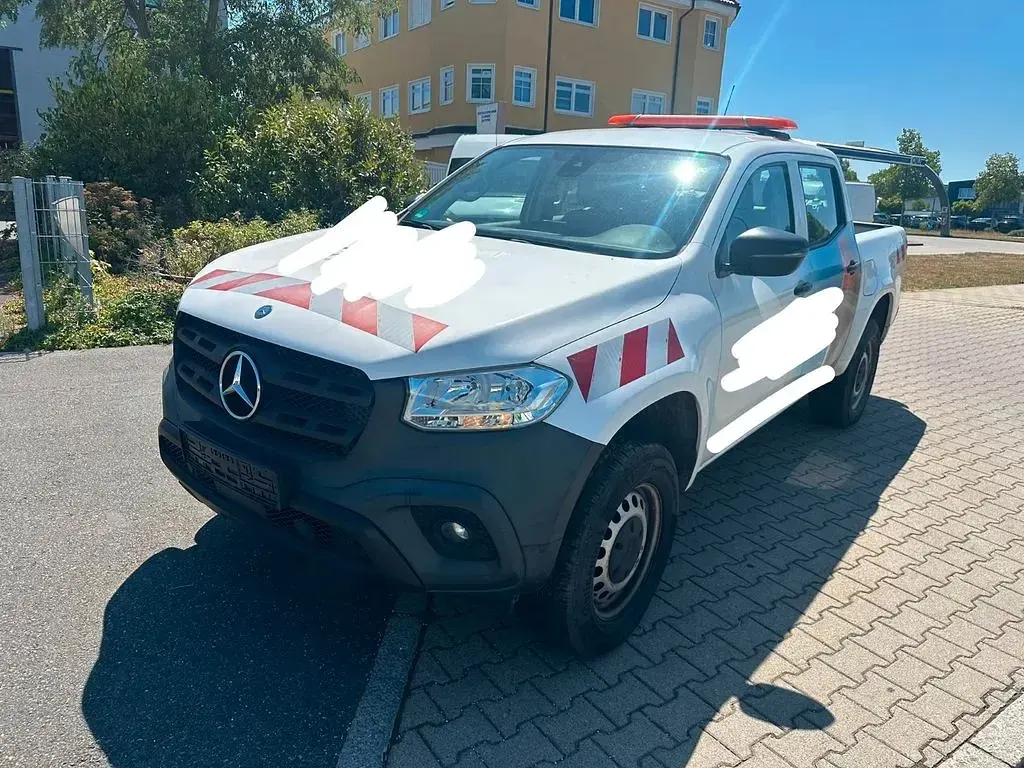 Gebraucht Mercedes X220 163 PS (119 kW) 2019 Weiß Pickup