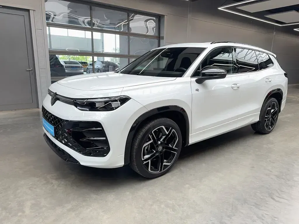 Gebraucht VW Tayron R-line 265 PS (194 kW) 2025 Pure white SUV