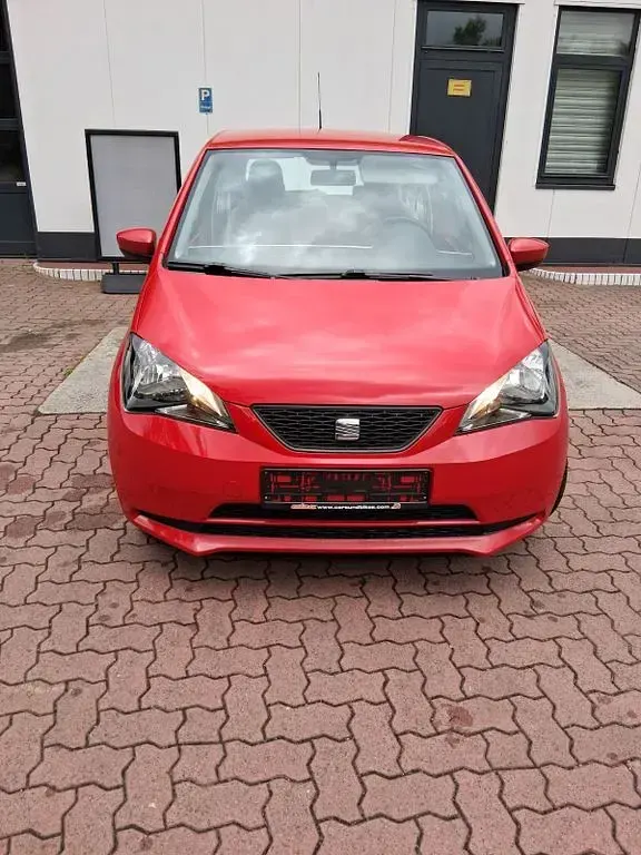 Używany Seat Mii Style 60 KM (44 kW) 2012 Czerwony Hatchback