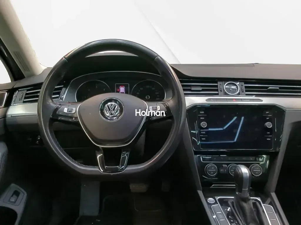 Second-hand VW Passat Highline 190 CP (139 kW) 2019 Argintiu Berlinǎ