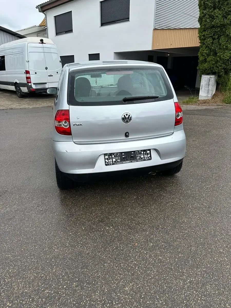 Gebraucht VW Fox 55 PS (40 kW) 2005 Grau Kleinwagen