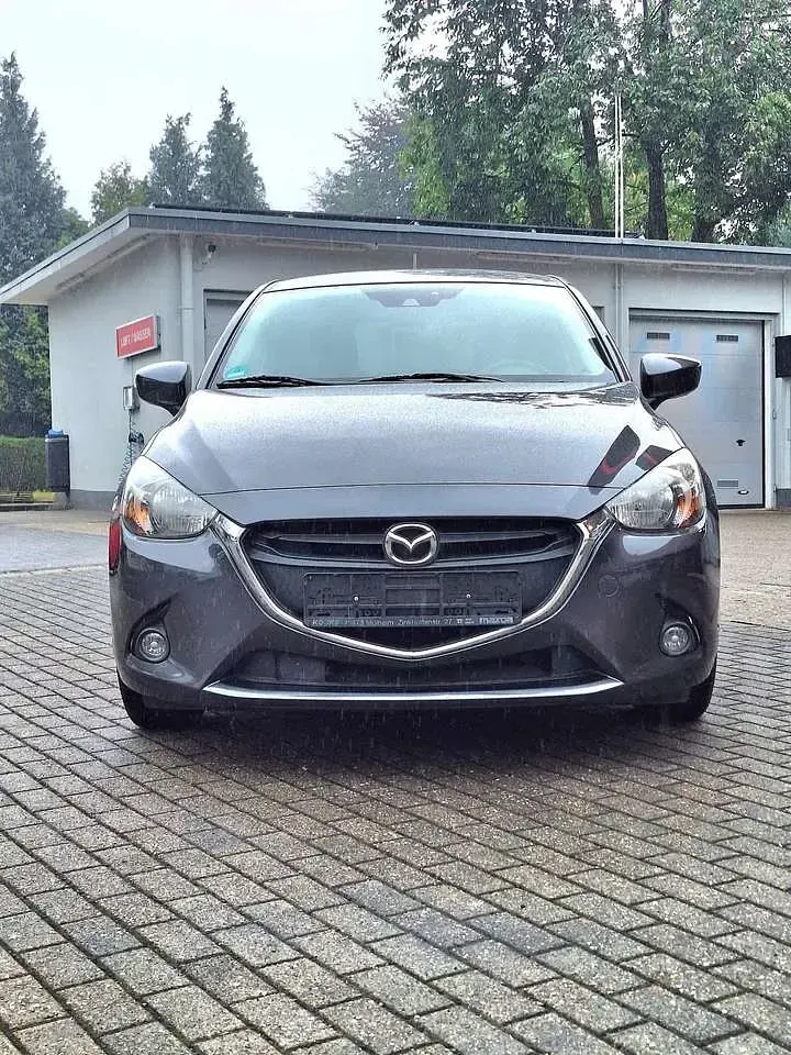 Gebraucht Mazda 2 Nakama 90 PS (66 kW) 2016 Meteorgreymet. Kleinwagen