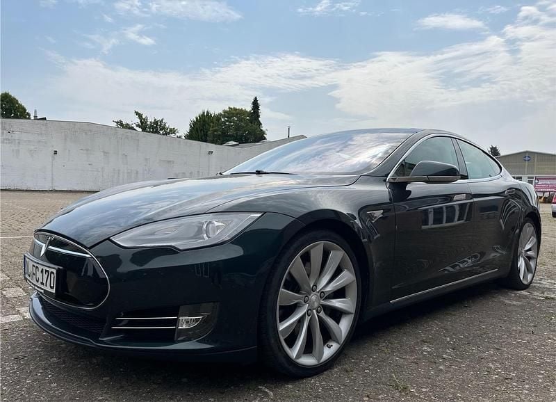 Grün Gebraucht 2014 Tesla Model S Limousine | 27.500 € - Bild 1/4