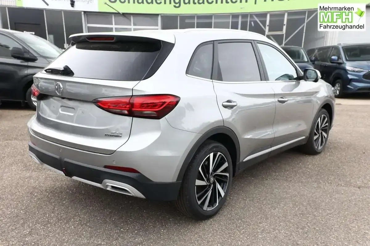 Neu MG ZS Luxury 102 PS (75 kW) 2026 Cosmic silver metallic SUV