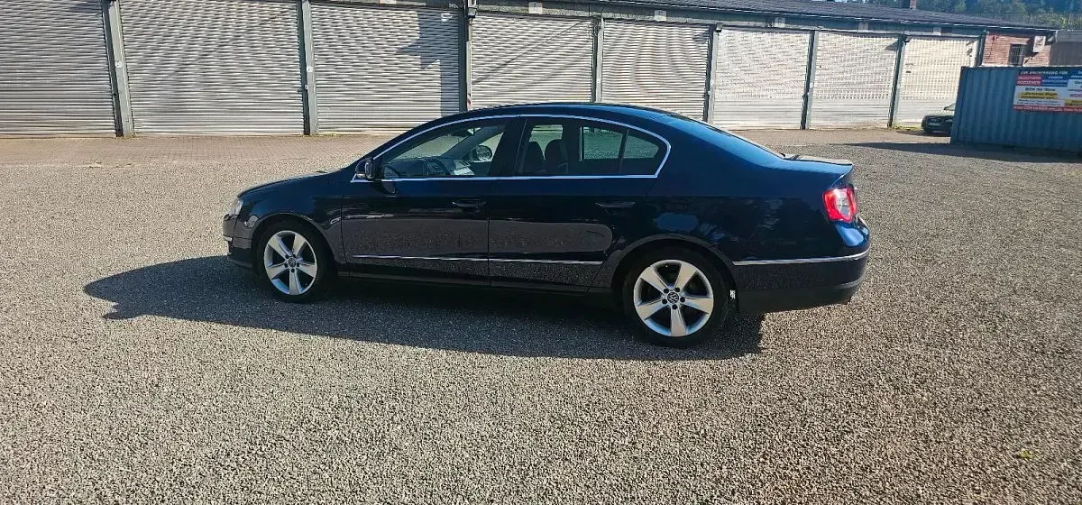 Gebraucht VW Passat 200 PS (147 kW) 2010 Blau Limousine