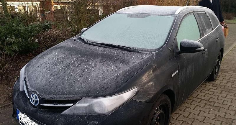 Gebraucht Toyota Auris Hybrid Edition 136 PS (100 kW) 2014 Schwarz Kombi