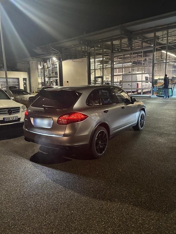 Gebraucht Porsche Cayenne Turbo 500 PS (367 kW) 2011 Grau SUV
