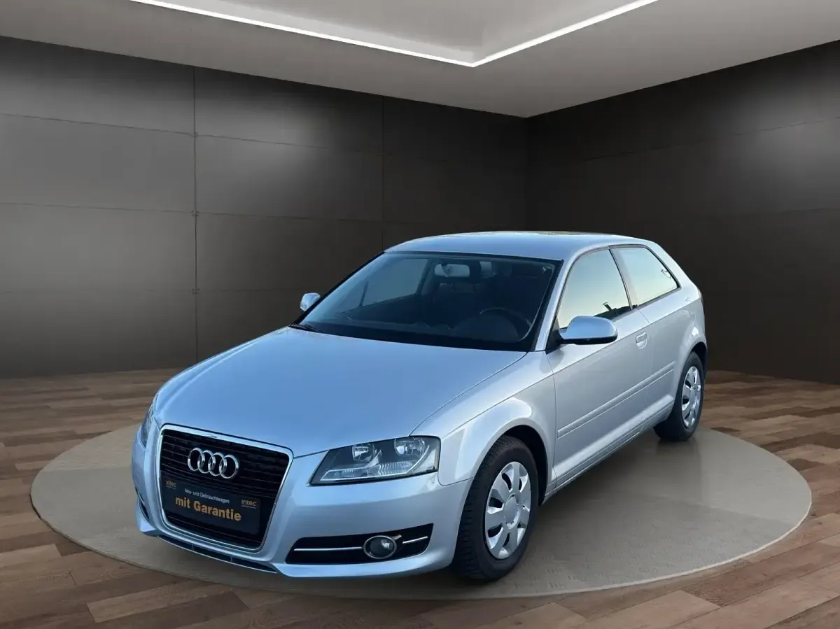 Gebraucht Audi A3 Attraction 125 PS (91 kW) 2011 Silber Kleinwagen