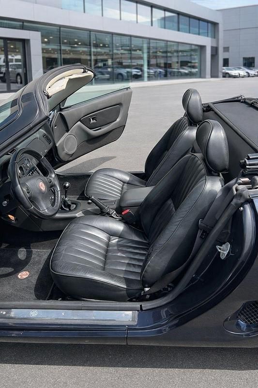 Second-hand MG F 120 CP (88 kW) 2000 Albastru Cabrio