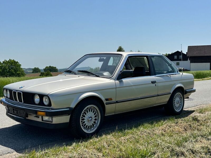 Gebraucht BMW 325 122 PS (89 kW) 1983 Beige Coupé