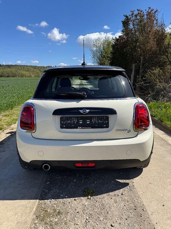 Second-hand Mini Cooper D 116 CP (85 kW) 2017 Alb Hatchback