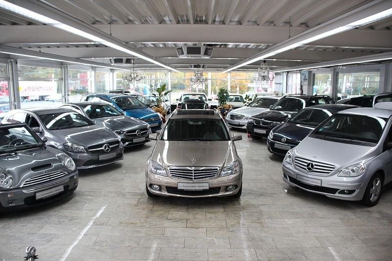 Beige Gebraucht 2009 Mercedes C200 Kombi | 7.950 € (Fairer Preis) - Bild 1/4