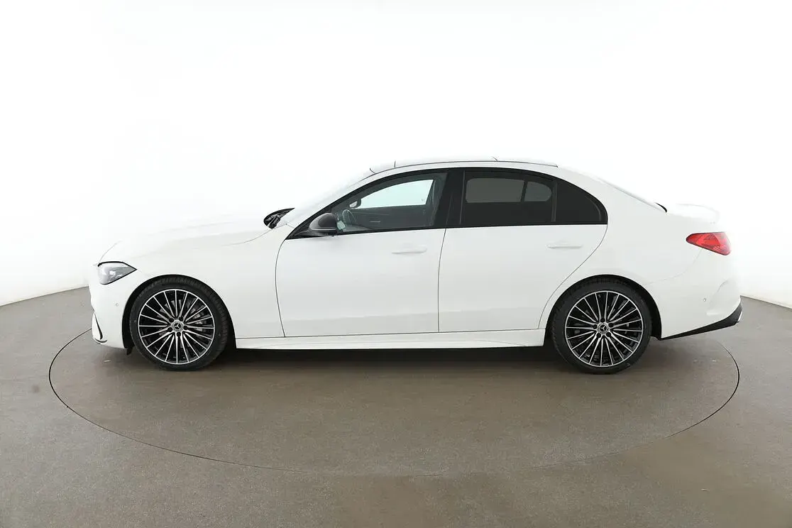Gebraucht Mercedes C300 AMG line 2023 Weiß Limousine