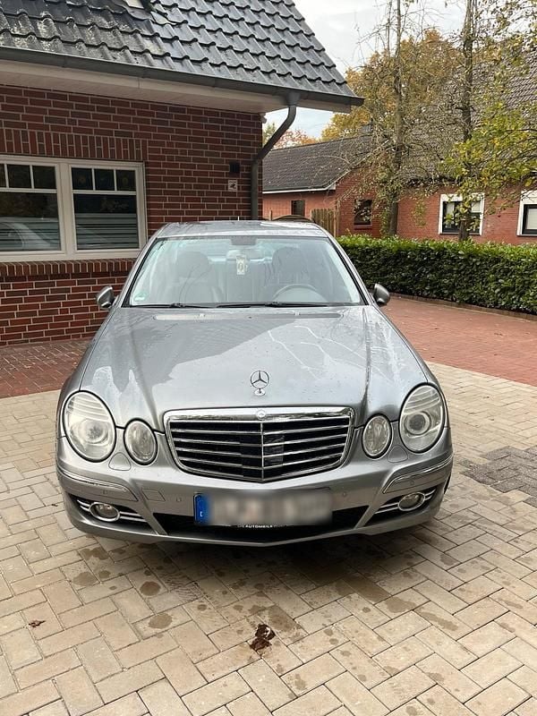 Silber Gebraucht 2008 Mercedes E300 Limousine | 7.300 € (Fairer Preis) - Bild 1/4