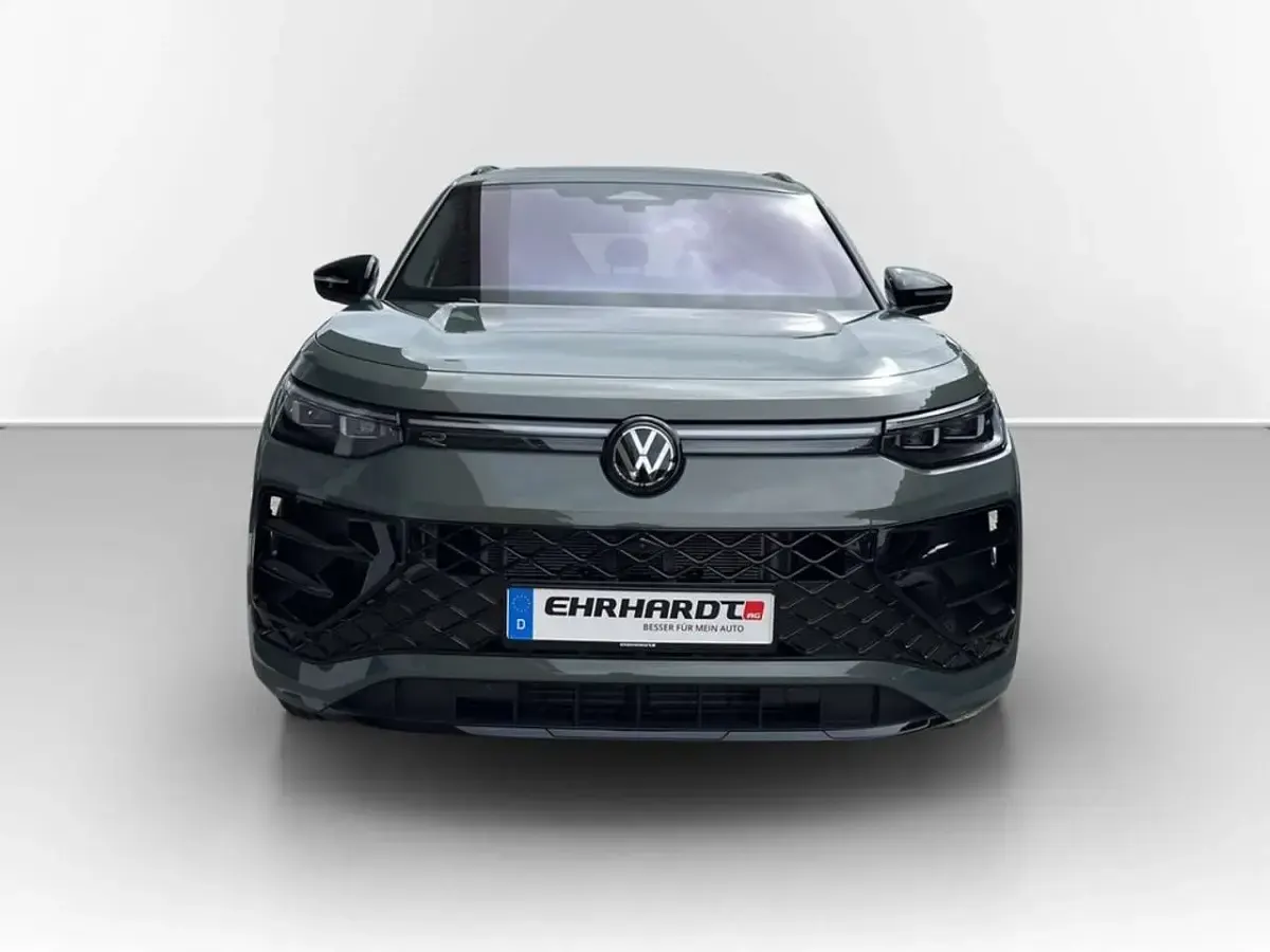 Neu VW Tayron R-line 193 PS (141 kW) 2026 Cipressinogrün metallic SUV