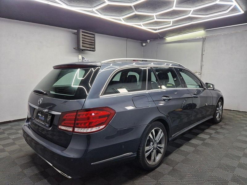 Gebraucht Mercedes E220 Avantgarde 170 PS (125 kW) 2013 Grau Kombi