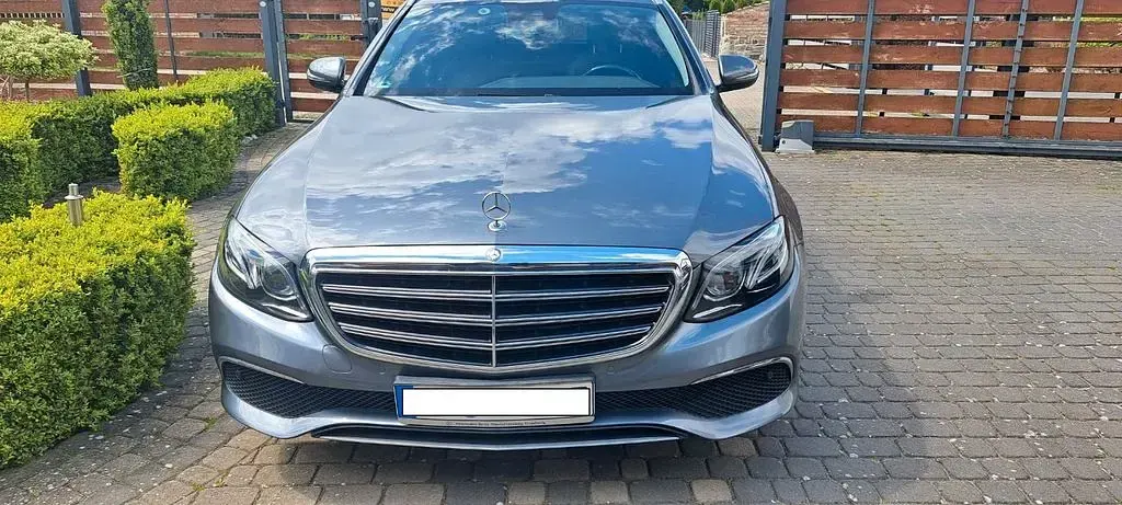 Gebraucht Mercedes E250 211 PS (155 kW) 2016 Grau Limousine