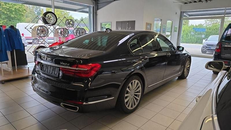 Gebraucht BMW 750 400 PS (294 kW) 2019 Schwarz Limousine