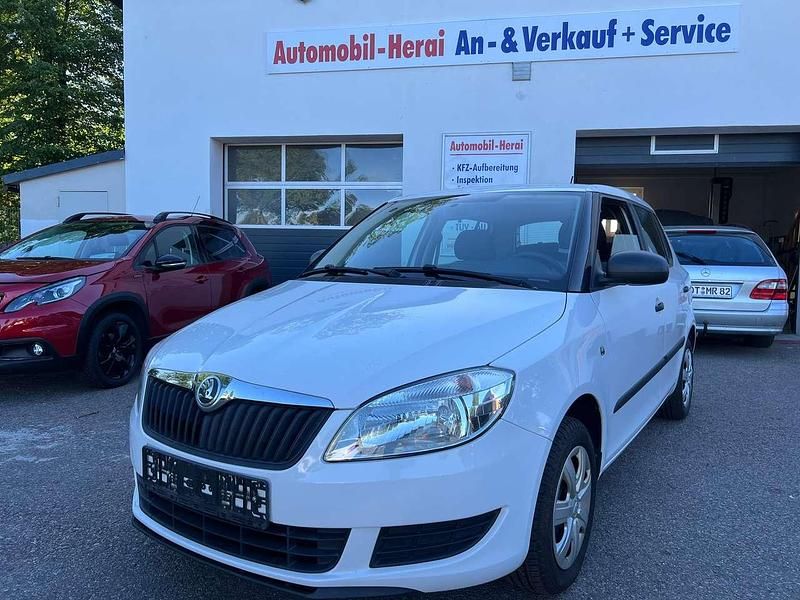 Candyweiss Gebraucht 2013 Skoda Fabia Cool Edition Kleinwagen | 5.390 € (Fairer Preis) - Bild 1/4
