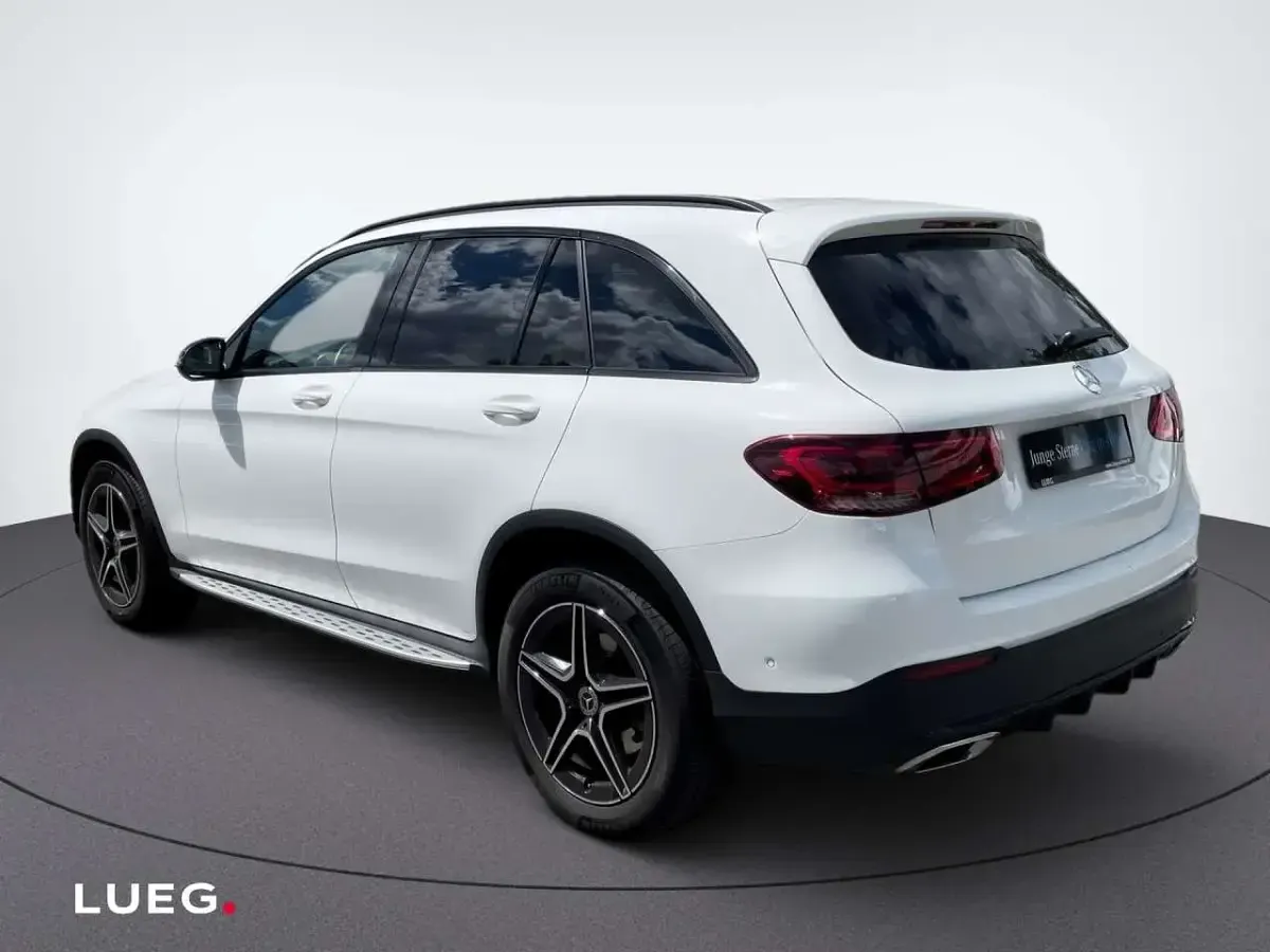Gebraucht Mercedes GLC300de AMG 306 PS (225 kW) 2022 Weiß SUV