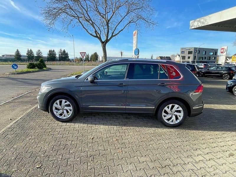 Gebraucht VW Tiguan Move 150 PS (110 kW) 2023 Delfingrau SUV