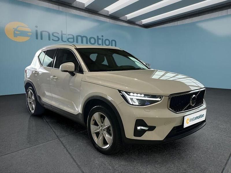 Gebraucht Volvo XC40 Core 163 PS (119 kW) 2024 Weiß SUV