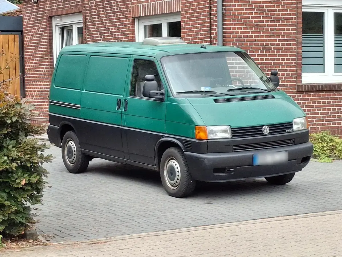 Gebraucht VW T4 102 PS (75 kW) 2000 Grün Van