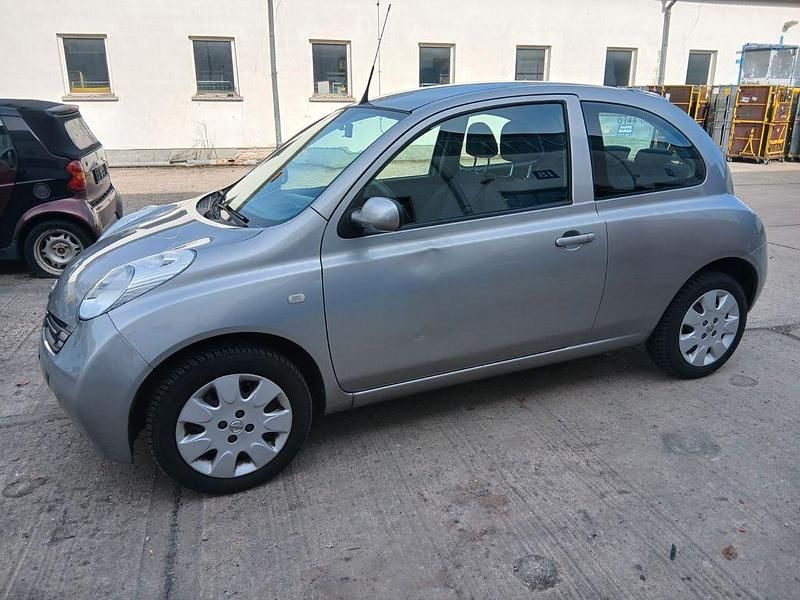 Gebraucht Nissan Micra 65 PS (47 kW) 2005 Silber Kleinwagen
