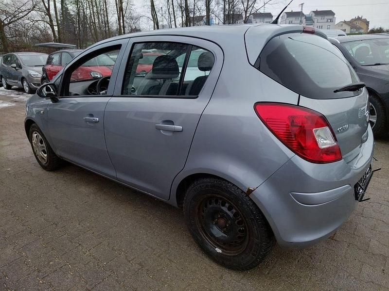 Gebraucht Opel Corsa Edition 80 PS (58 kW) 2008 Silber Kleinwagen