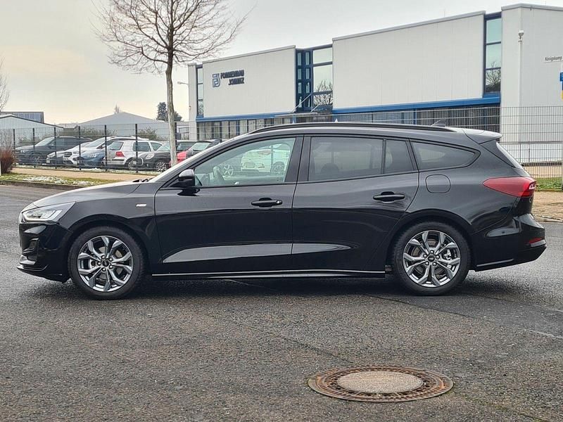 Gebraucht Ford Focus ST-Line X 116 PS (85 kW) 2025 Schwarz Limousine