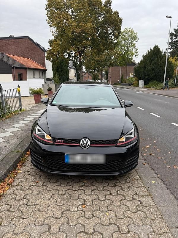 Schwarz Gebraucht 2016 VW Golf VII GTI Limousine | 15.000 € (Superpreis) - Bild 1/4