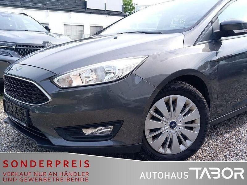 Gebraucht Ford Focus Trend 101 PS (74 kW) 2015 Grau Limousine