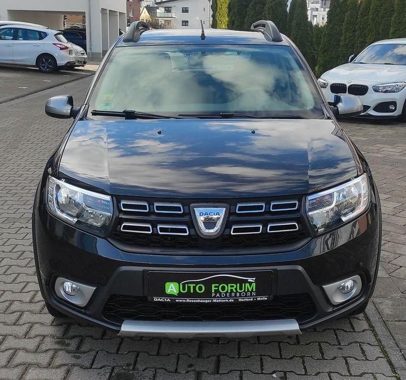 Gebraucht Dacia Sandero Prestige 90 PS (66 kW) 2017 Schwarz SUV