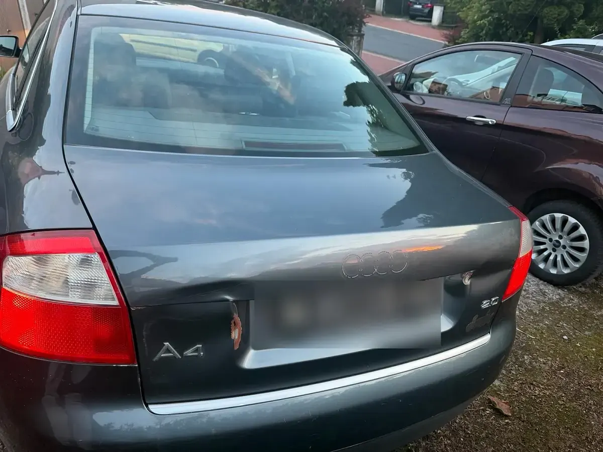 Gebraucht Audi A4 130 PS (95 kW) 2000 Grau Limousine