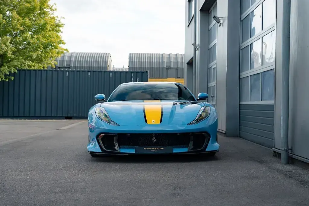 Gebraucht Ferrari 812 829 PS (609 kW) 2022 Blau Coupé