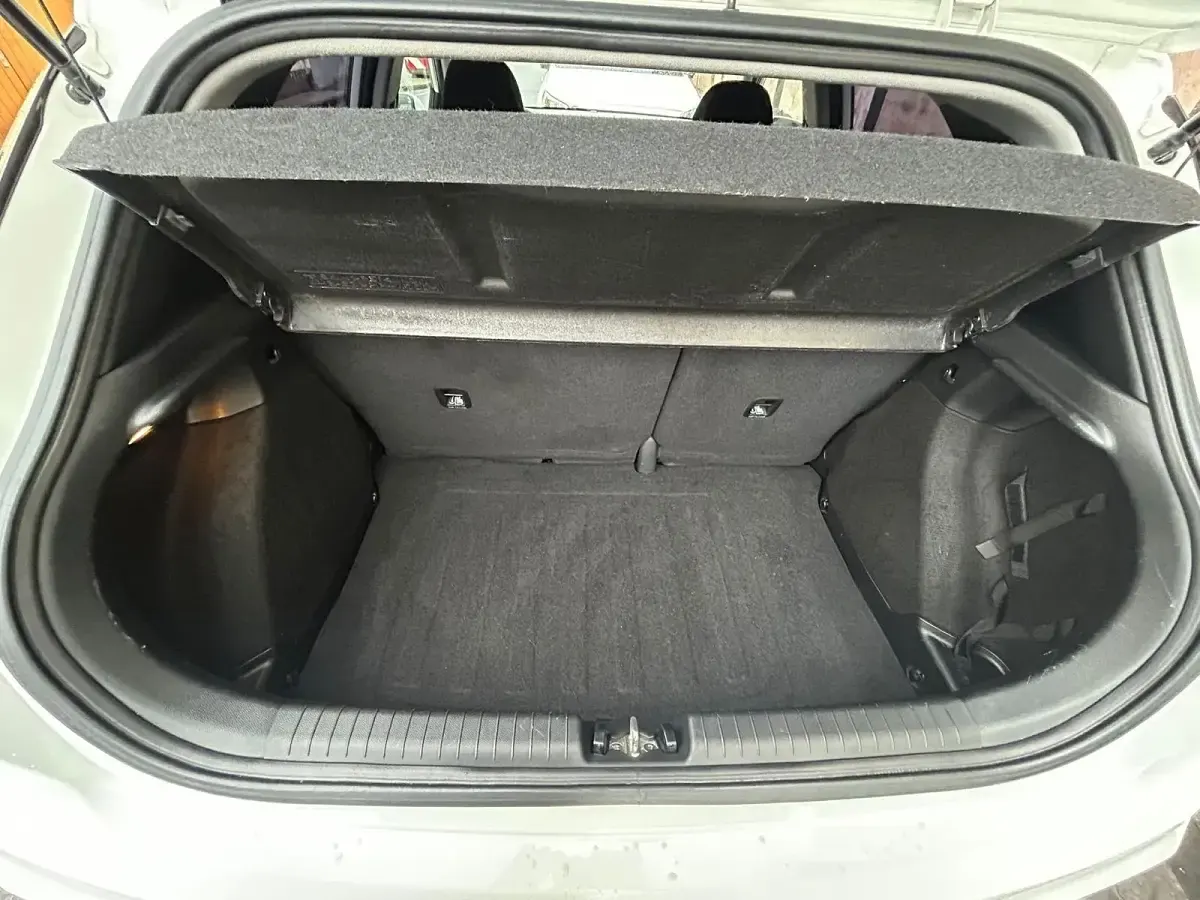Gebraucht Hyundai i20 101 PS (74 kW) 2019 Weiß Kleinwagen