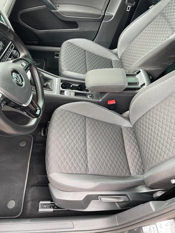 Gebraucht VW Golf VII Join 116 PS (85 kW) 2018 Grau Limousine