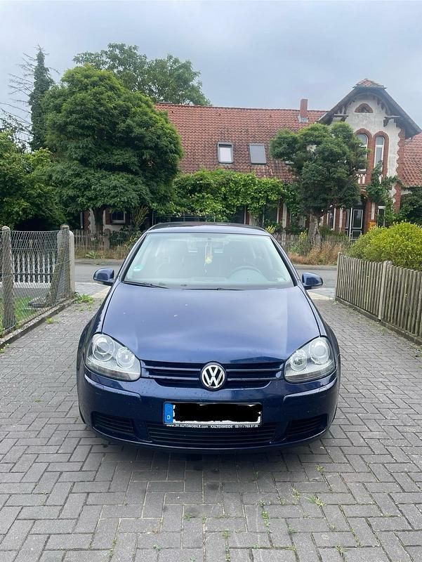 Blau Gebraucht 2005 VW Golf IV Kleinwagen | 5.000 € (Teuer) - Bild 1/4