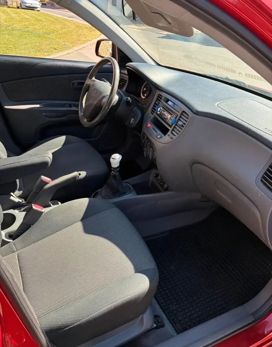Usata Kia Rio 112 CV (82 kW) 2006 Rosso Berlina