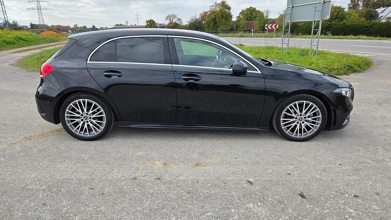 Gebraucht Mercedes A200 AMG line 163 PS (119 kW) 2022 Schwarz Limousine
