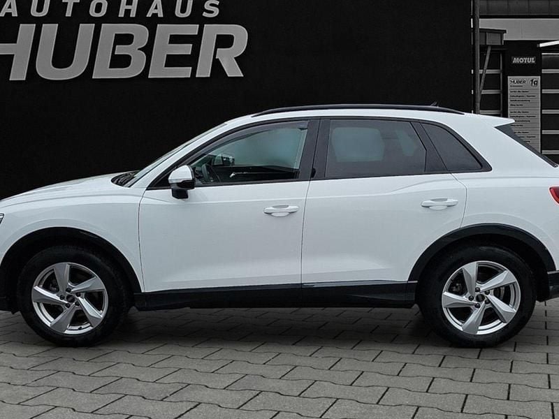 Weiß Gebraucht 2021 Audi Q3 Advanced Plus SUV | 29.959 € (Guter Preis) - Bild 1/4