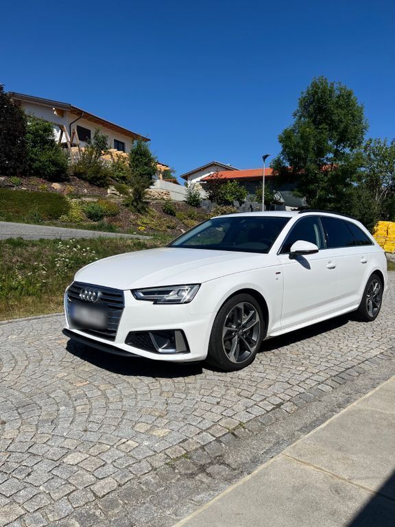 Weiß Gebraucht 2019 Audi A4 S-Line Kombi | 18.700 € (Guter Preis) - Bild 1/4