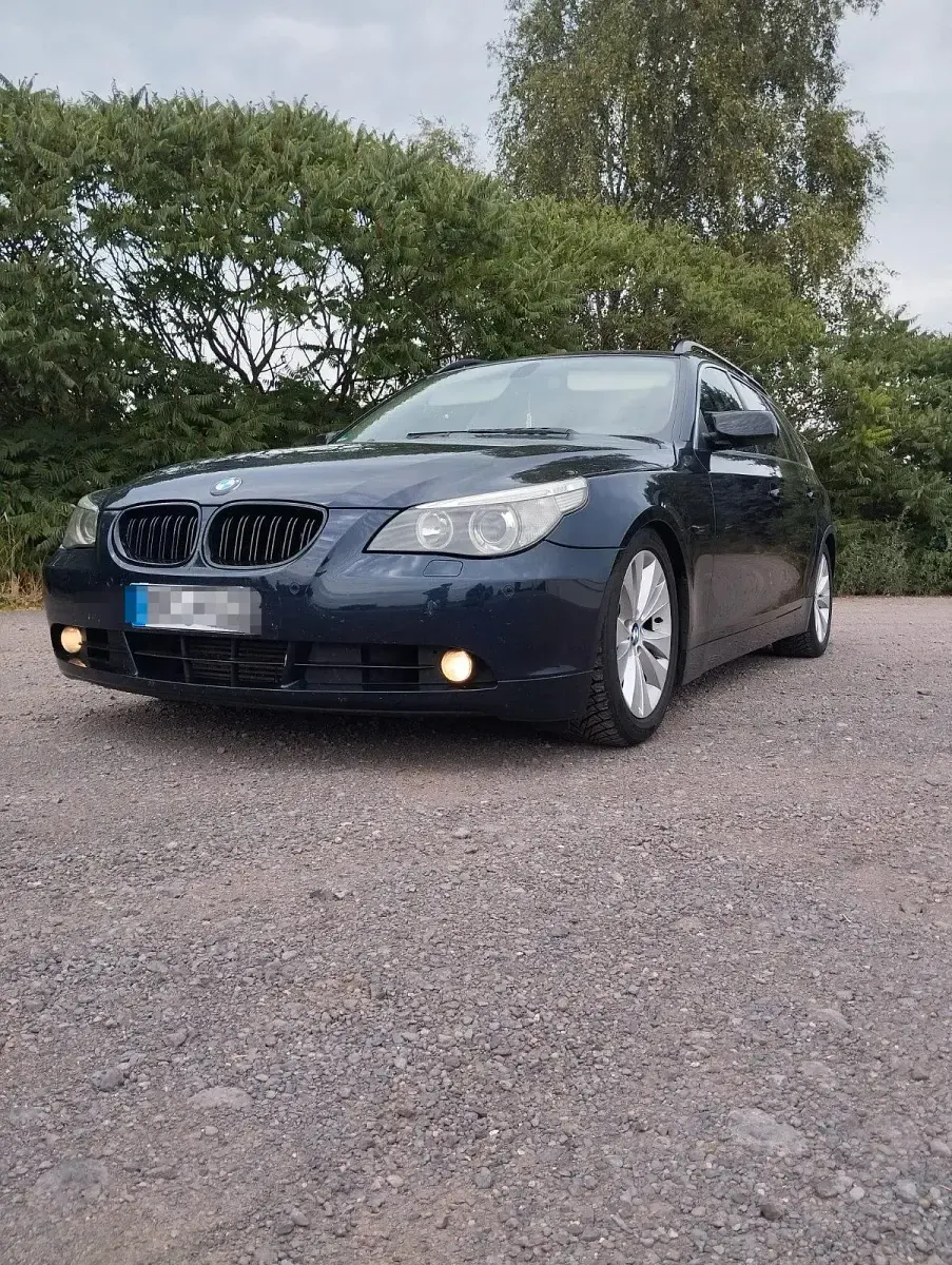 Gebraucht BMW 530 231 PS (169 kW) 2006 Blau Kombi