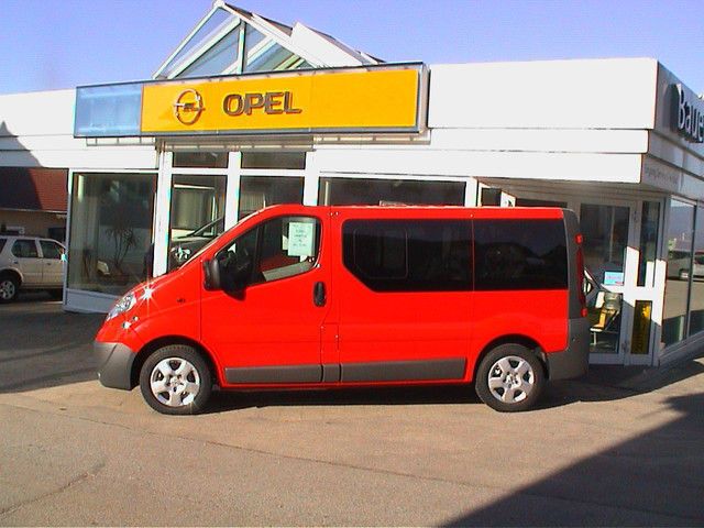 Gebraucht Opel Vivaro Design Edition 90 PS (66 kW) 2011 Rot Van / Kleinbus